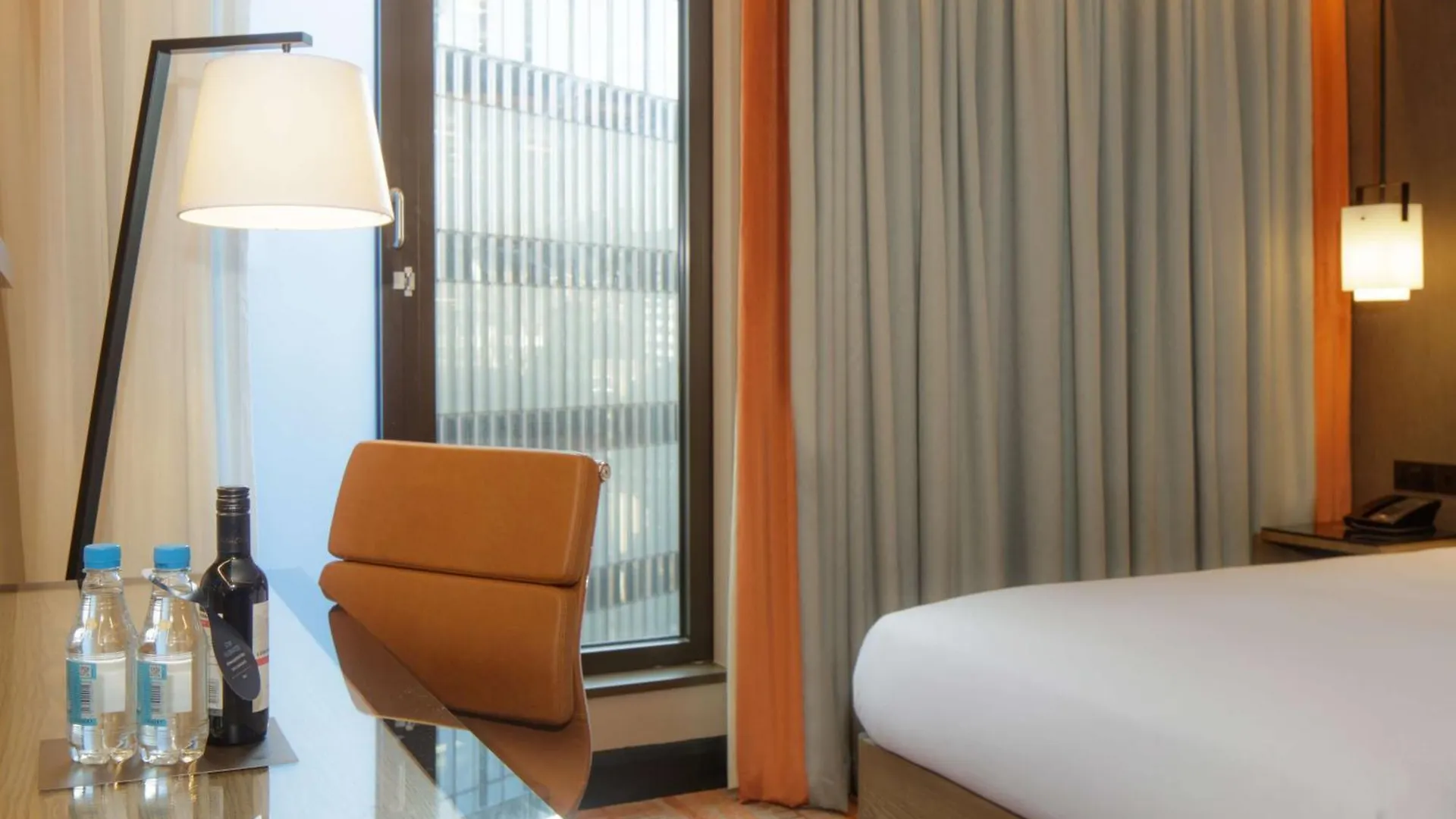 Hilton London Tower Bridge Hotel 4*,